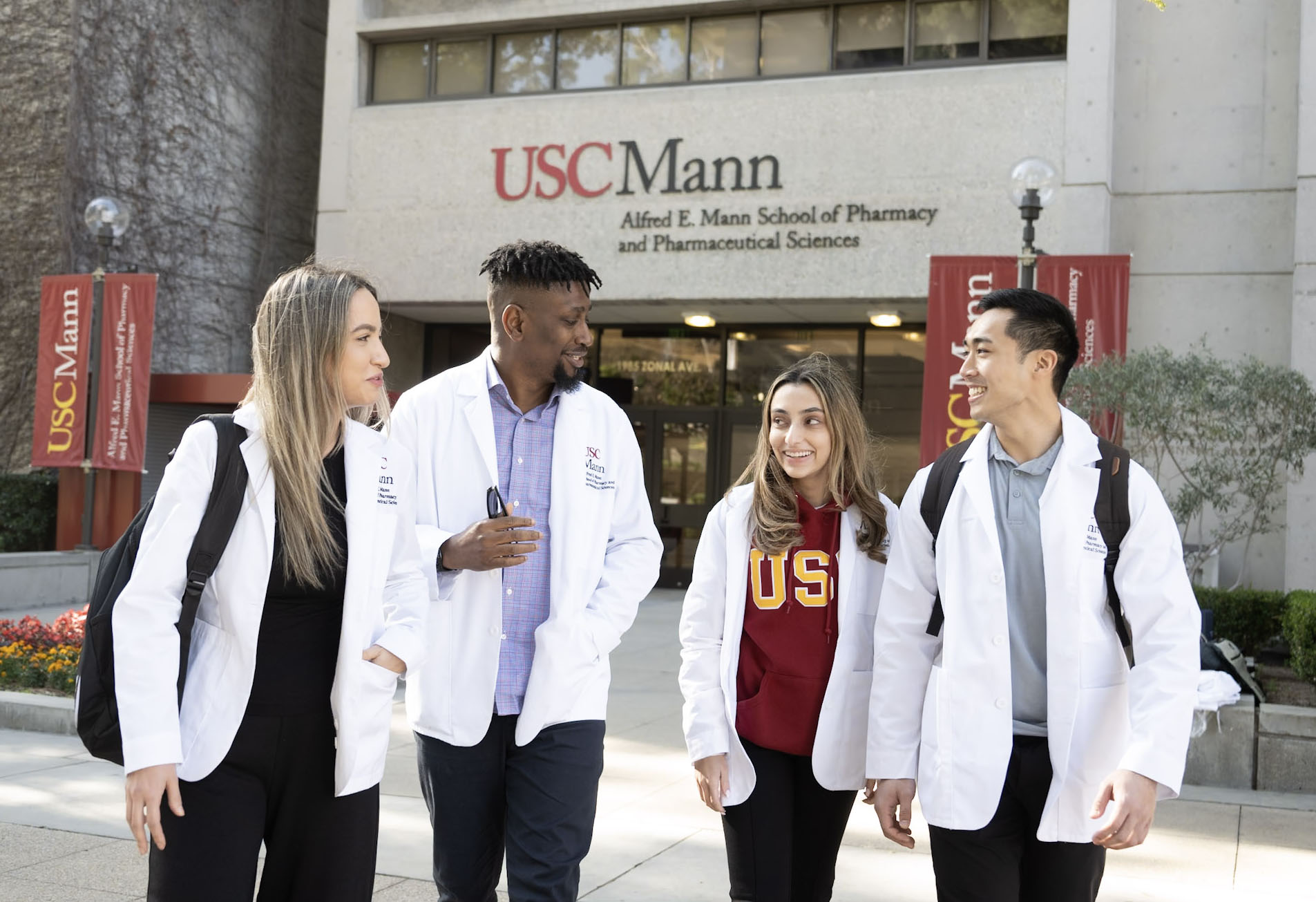 Doctor of Pharmacy (PharmD) students in front of the John Stauffer Pharmaceutical Sciences Center (PSC) on the USC Health Sciences Campus. Photo by Ed Carreon.